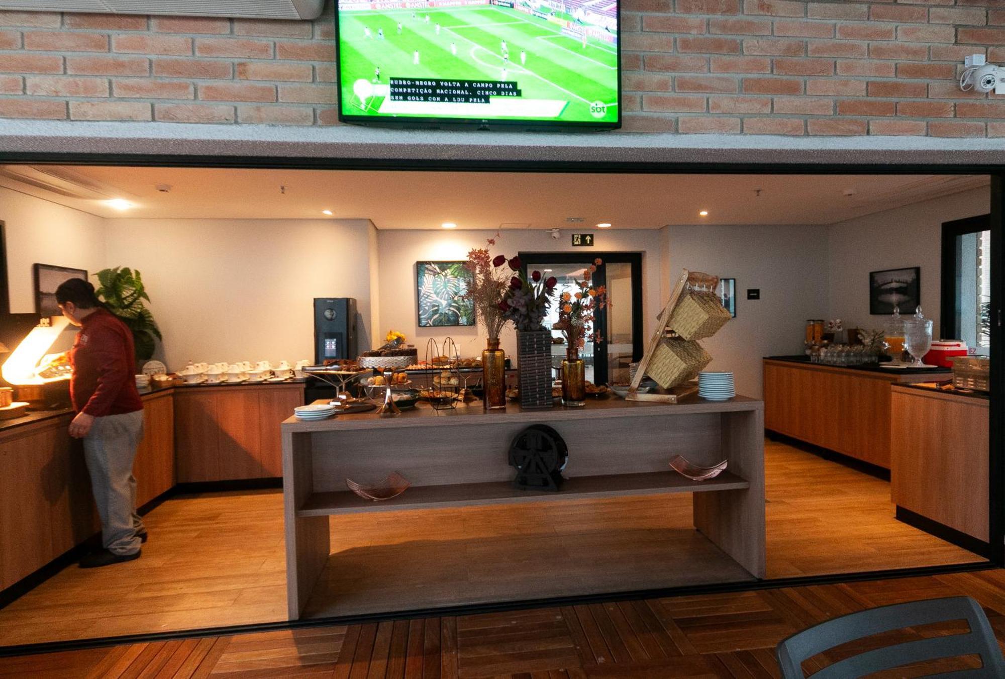 Ez Moema Hotel